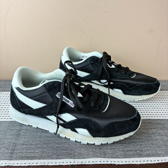 Reebok Classic Women's Sneakers Size US 7 Black White Athletic Shoes - Picture 1 of 7